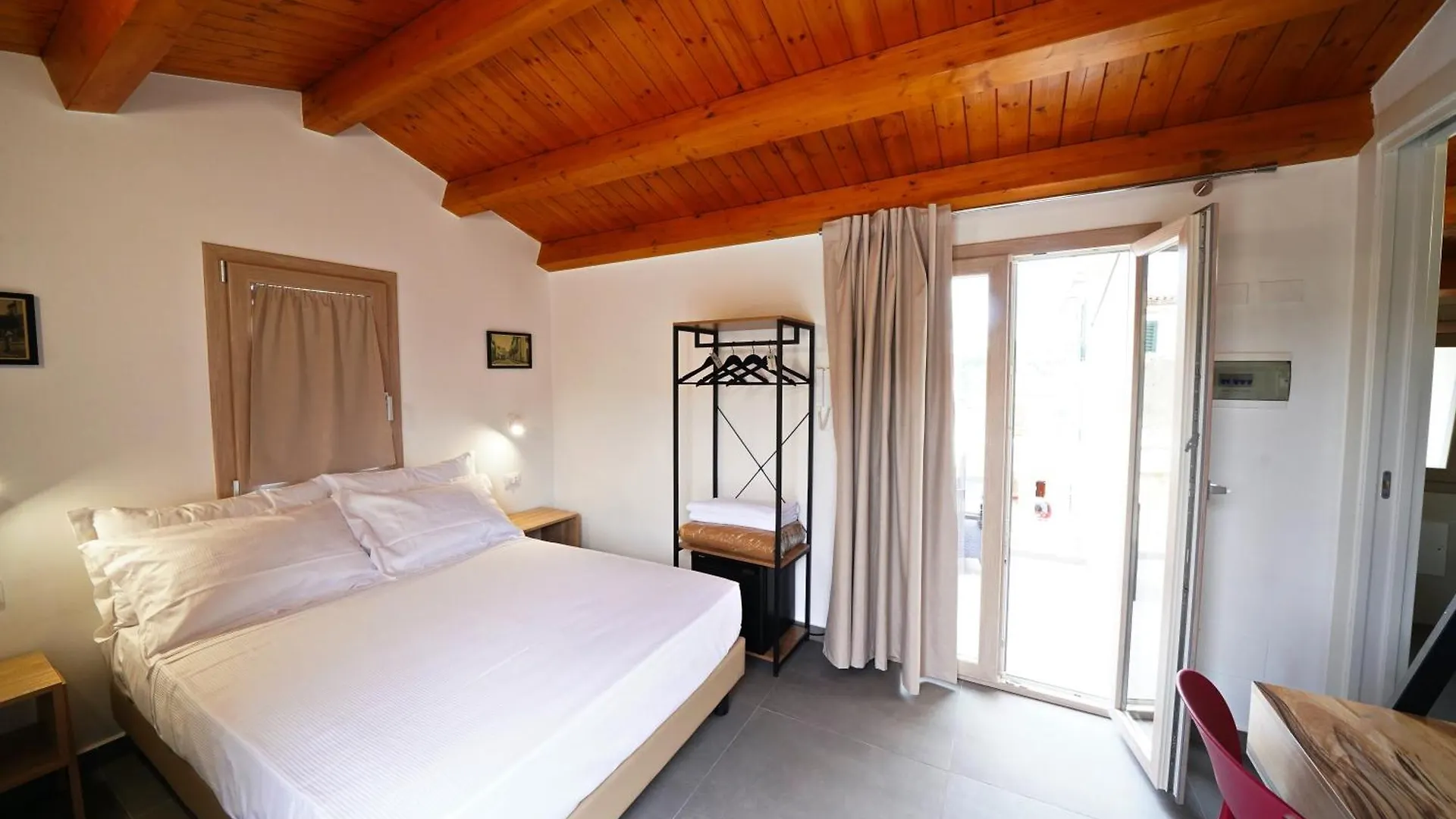 Ducas Rooms And Suite Lascari Italia