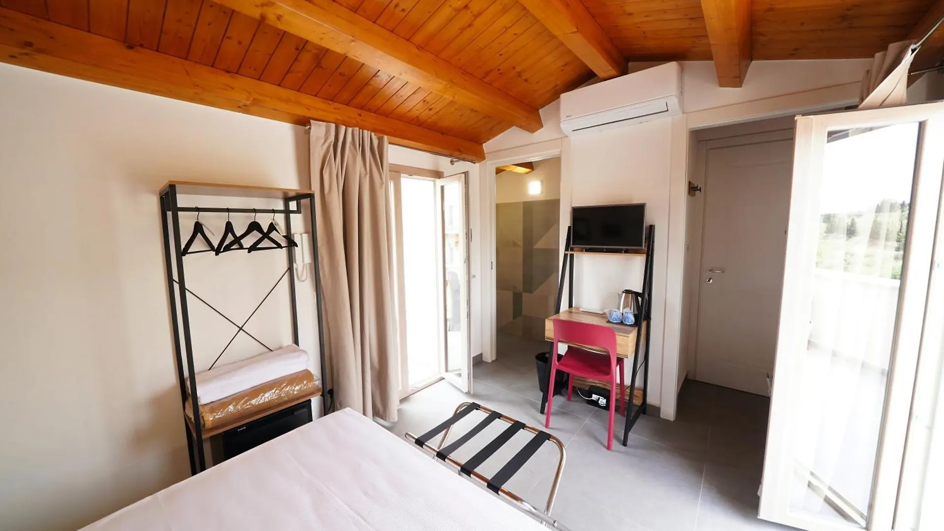 Ducas Rooms And Suite Lascari 0*,  Italy