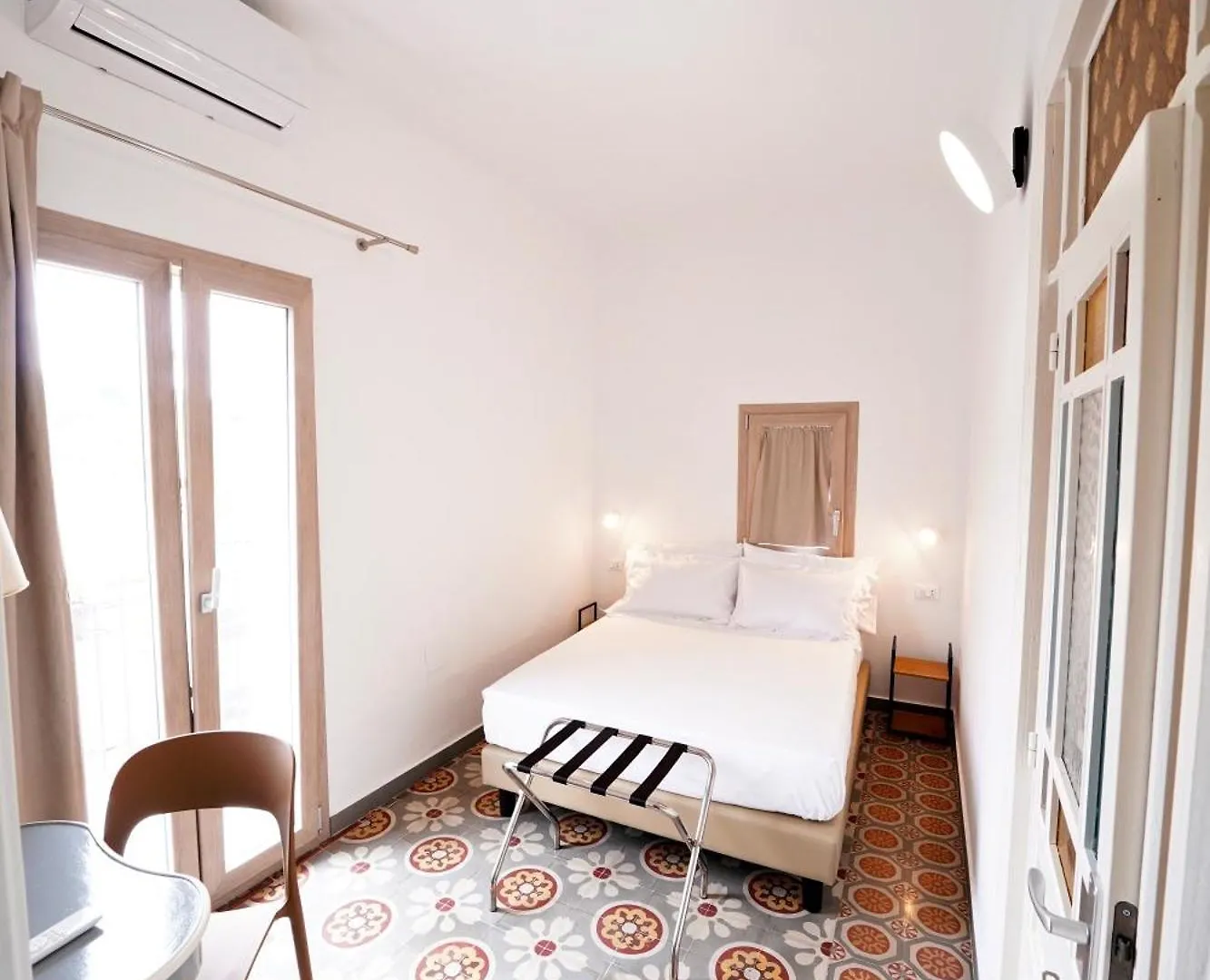 Apartment Ducas Rooms And Suite Lascari Italy